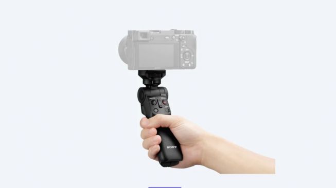 Sony wireless shooting grip GP-VPT2BT. [Sony]