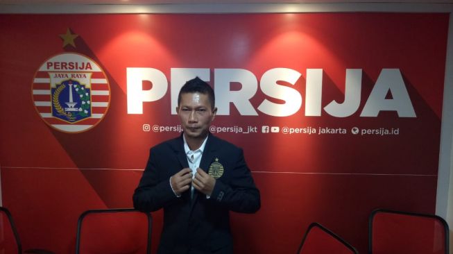 Pemain Persija Jakarta Ismed Sofyan saat jumpa pers di Kantor Persija, Kuningan, Jakarta, Rabu (22/1/2020). (Suara.com / Adie Prasetyo Nugraha). 