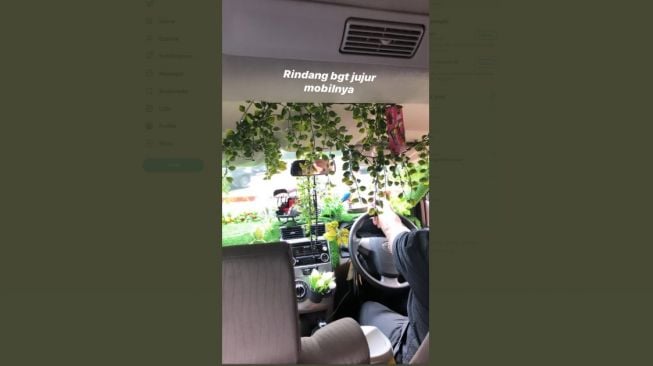 Penampakan interior mobil go green. [Twitter]