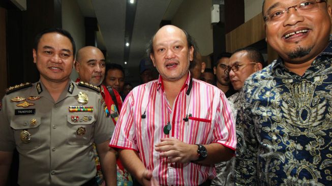 Ari Sigit Cucu Soeharto Daftarkan Partai Karya Republik ke KPU