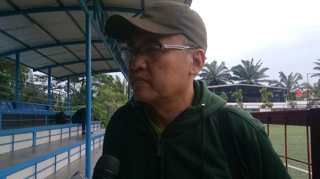 CEO PSS Fatih Chabanto saat ditemui di lapangan Aldiron, Jakarta Selatan, Jumat (28/1/2028). (suara.com/Adie Prasetyo Nugraha).