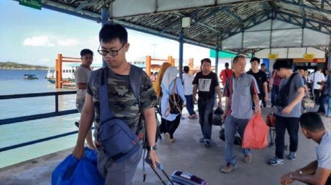 Pemudik Imlek Membeludak di Pelabuhan Sri Bintan Pura