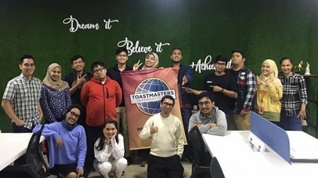 Punya Cara Beda, Komunitas Toastmasters Bikin Kamu Pede Bahasa Inggris