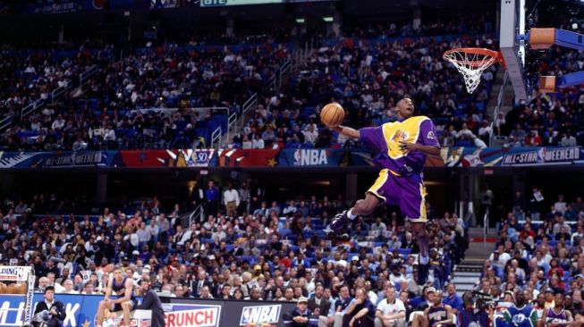 Kobe Bryant di NBA-All Star Slam Dunk Competition 1997 (gettyimage)