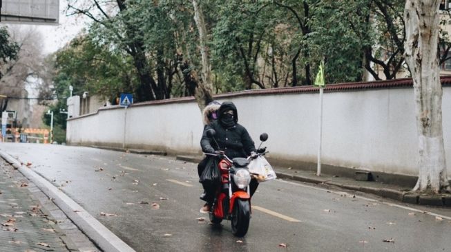 Kondisi jalanan di Wuhan sepi transportasi. (Twitter/ylchaniago)