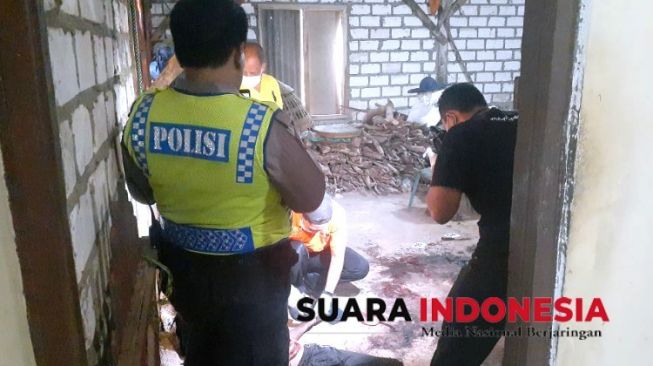 Pria Tewas Bersimbah Darah Gegerkan Warga Montong