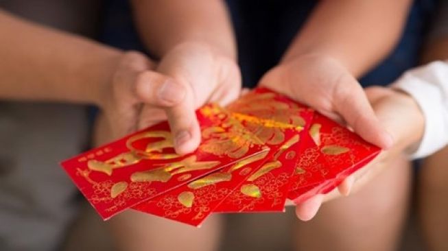 Ilustrasi angpao (shutterstock)