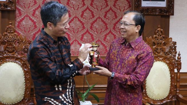 Gubernur Koster Pastikan Bali Bangun Pariwisata Berbasis Budaya