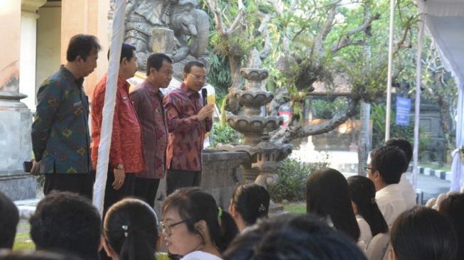 Sekda Bali Dewa Indra ke Pelamar CPNS: Jangan Percaya Jimat