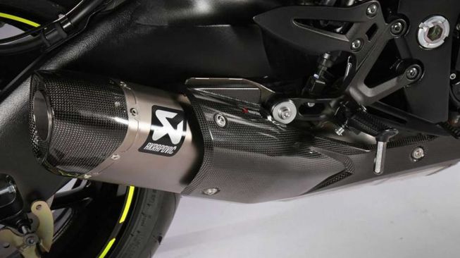 Knalpot akrapovic Suzuki Katana 1000 spesial edition (rideapart.com)