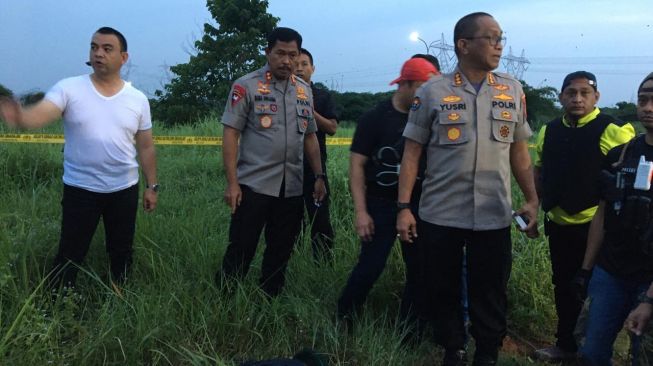 Jajaran Direktorat Reserse Narkoba Polda Metro Jaya menggagalkan upaya penyelundupan narkotika jenis sabu di Perumahan Cluster Symphonia Serpong, Pagedangan, Tangerang Selatan, Kamis (30/1/2020). (Foto dok. Polisi)