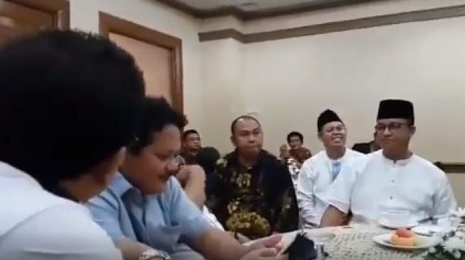 Pendiri Negara Rakyat Nusantara Pernah Kongkow Bareng Anies Baswedan (Facebook)