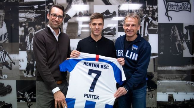 Krzysztof Piatek resmi gabung Hertha Berlin. (Twitter/@HerthaBSC)