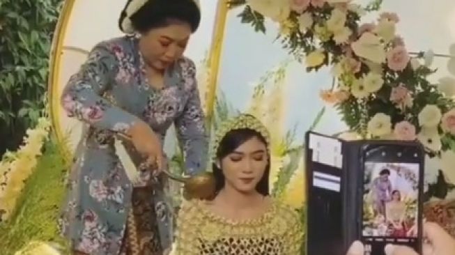 LIVE STREAMING: Penjagaan Akad Nikah Isyana Sarasvati Super Ketat
