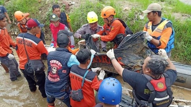 Heboh, Mayat Mengambang di Kali Bekasi, Ini Identitas Korban