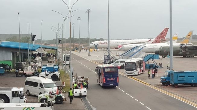 Diangkut Batik Air, Ratusan WNI dari Wuhan Mendarat di Batam
