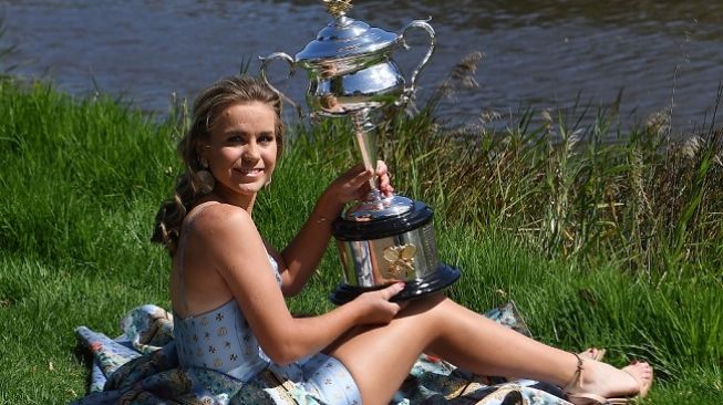 Sofia Kenin, petenis muda 21 tahun Amerika Serikat menjuarai ajang Australia Terbuka 2020. (Foto: AFP)