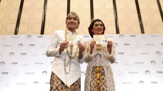 Bukti Jodoh Tak ke Mana, 9 Artis Menikah dengan Teman Sekolah