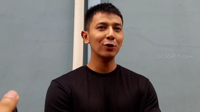 Anji hingga Sonny Septian, 6 Artis Pria Sukses Jadi Papa Tiri yang Baik