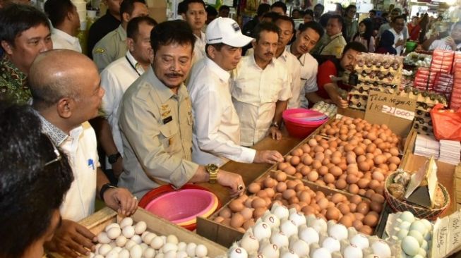 Stabilkan Harga Pangan, Mentan dan Mendag Sidak Pasar Senen