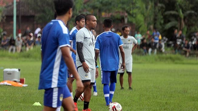 Kumpulan Curhat 3 Klub Setelah Liga 2 Dihentikan, Sedih Hingga Menyayat Hati