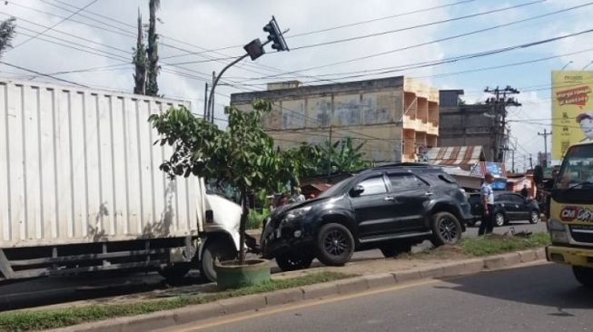 Tabrakan Maut Terekam CCTV Alfamart, PNS Pemilik Fortuner Jadi Tersangka