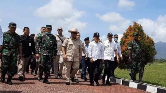 Prabowo ke Natuna Tanpa Pakai Masker: Aman!