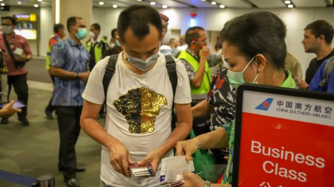 Bandara Ngurah Rai Hentikan Penerbangan Bali - Cina Daratan
