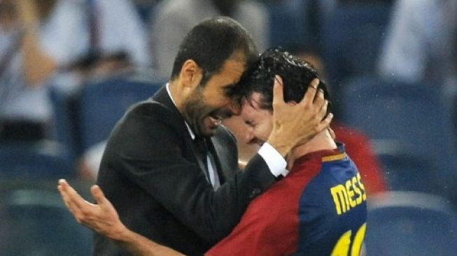 Lionel Messi dan Josep Guardiola. [AFP]