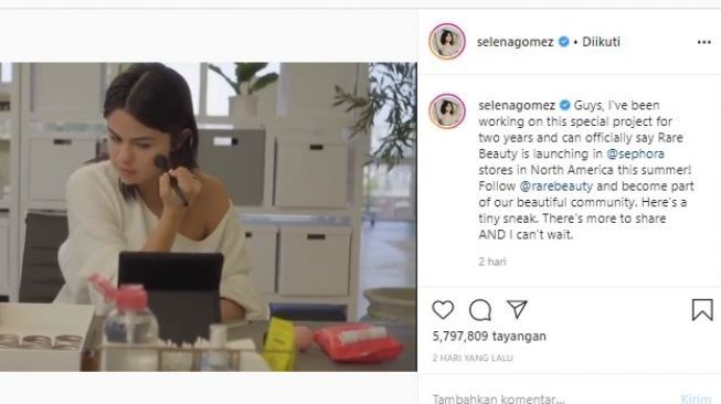 jelaskan perbedaan dunia nyata dan dunia maya Segera Rilis Ini Keunikan Kosmetik Selena Gomez