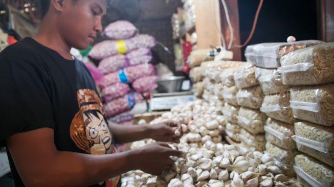 Stok Bawang Putih Food Station Tjipinang Jaya Hanya Sampai Akhir Februari