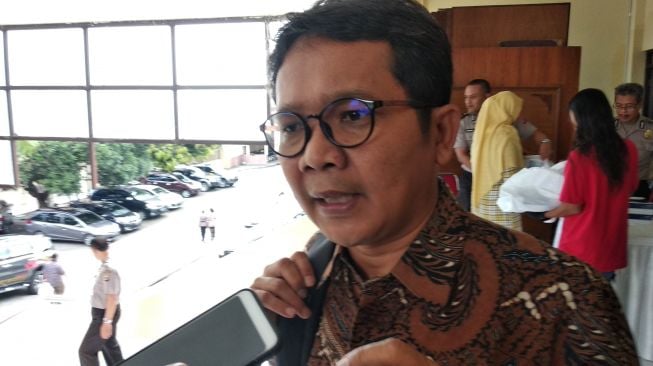 Sosiolog Universitas Gadjah Mada (UGM), Ari Sujito memberi keterangan kepada wartawan pada kegiatan FGD penanganan penganiayaan tanpa motif di Gedung Anton Soedjarwo kompleks Polda DIY. [Muhammad Ilham Baktora / SuaraJogja.id]