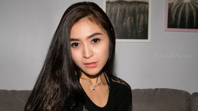 Takut Disebut Cari Panggung, Gege Fransiska Sindir Ayu Aulia yang Bahagia Ketemu Awak Media