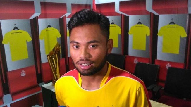 Pemain timnas Indonesia Saddil Ramdani saat diperkenalkan sebagai rekrutan anyar Bhayangkara FC, Sabtu (8/2/2020). (ANTARA/Asep Firmansyah)