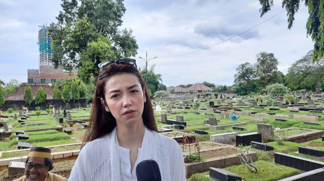 Velove Vexia Ungkap Penyebab Istri Chrisye Meninggal, Bukan Karena Stroke