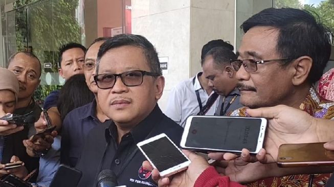 Ikut Uji Kelayakan, Gibran Disuguhi Pecel dan Sambel Terasi di DPP PDIP