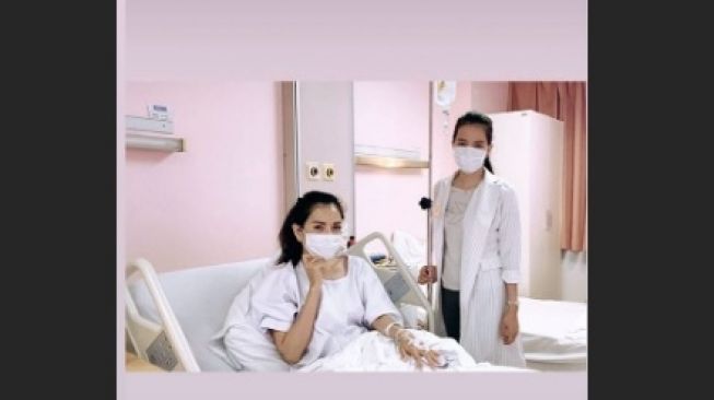 Anggia Chan tengah menjalani perawatan di Malaysia [Instagram/@anggia_chan]