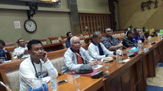 DPR menerima audensi dari massa buruh di DPR, Senayan, Jakarta. (Suara.com/Novian)