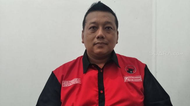 Sekretaris DPC PDIP Kabupaten Kediri, Dodi Purwanto. (Suara.com/Usman)