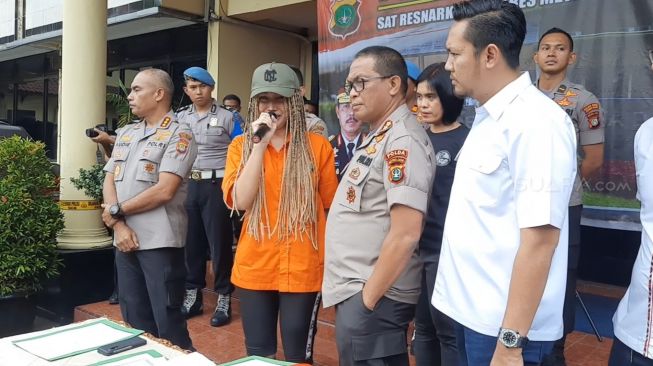 Lucinta Luna di Polres Metro Jakarta Barat [Suara.com/Ismail]