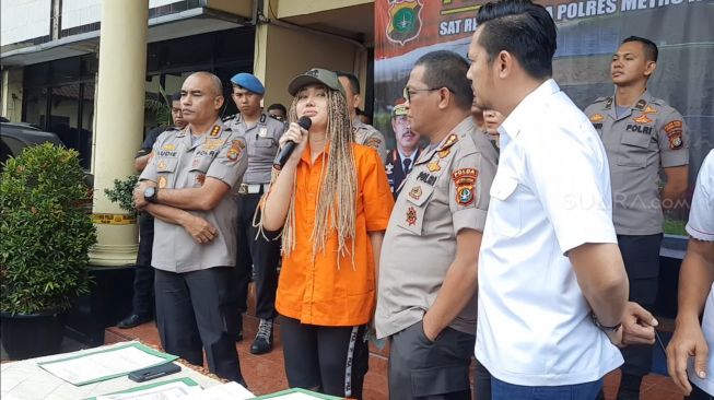 Lucinta Luna di Polres Metro Jakarta Barat [Suara.com/Ismail]