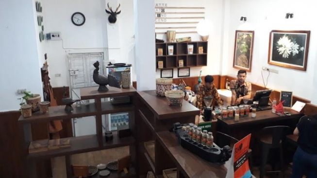Rumah Kopi Sumsel, Kedai Kopi Kekinian di Pinggir Jembatan Ampera Palembang
