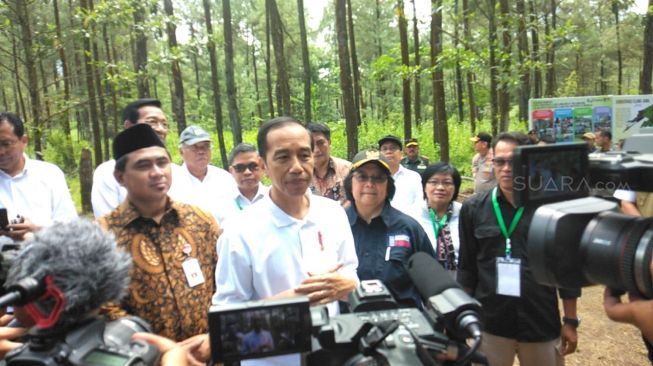 Jokowi: Larangan Umrah ke Arab Saudi Tak Hanya untuk Indonesia