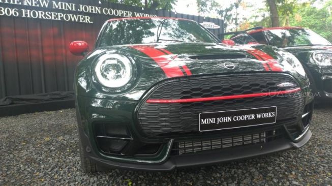 Kerennya MINI JCW Clubman dan MINI JCW Countryman sebagai versi tuning MINI [Suara.com/Manuel Jeghesta Nainggolan].