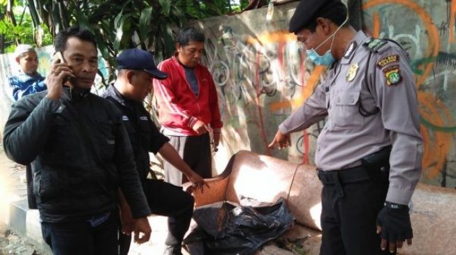 Warga Temukan Bayi dalam Kantong Plastik di Tangerang