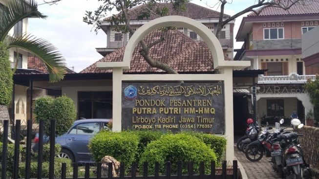  Pondok Pesantren Putra Putri HM-HMQ Lirboyo. (Suara.com/Usman Hadi).