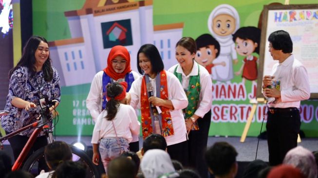 Kunjungi Anak-anak di Balai Rehabilitasi, Iriana Jokowi Sampaikan 3 Pesan