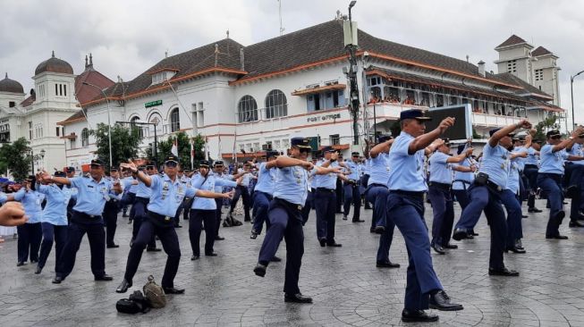 Lakukan Aksi Flash Mob di Selasa Wage, AAU Tarikan Beksan Wanara