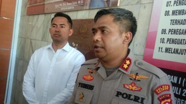 Rebutan DO Limbah Perusahaan, Eks Kades di Serang Ngamuk dan Bacok Warga