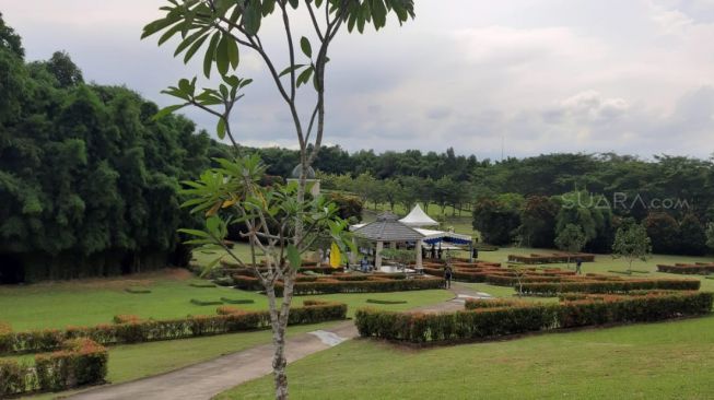 Tempat pemakaman Ashraf Sinclair di San Diego Hills [Suara.com/Yuliani]